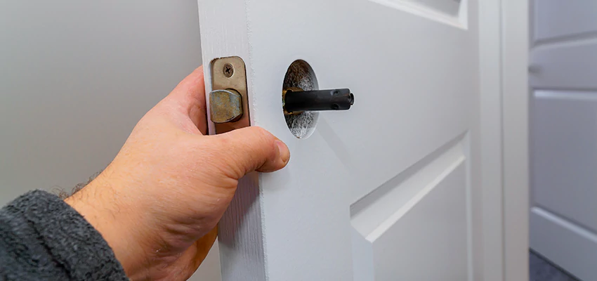 Nighttime Locksmith For Lock Repair in Tompkinsville, New York